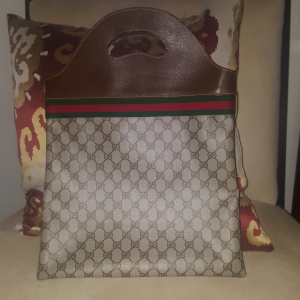 🔥Authentic Gucci Monogram Tote for Sale.🔥
